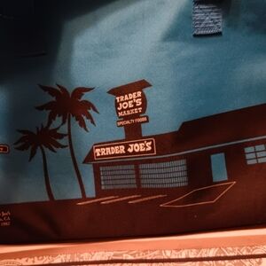 Trader Joe's Teal/Green Edition New Reusable Insulated Shopping Eco Bag 8 Gallon